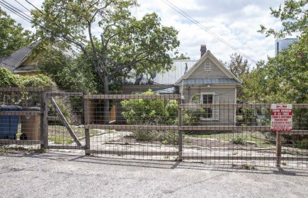 902 E 7th St, Austin, TX 78702